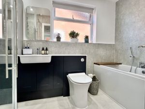 Family Bathroom- click for photo gallery